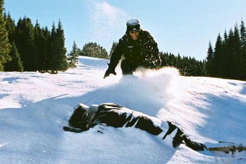  p>《风雪狼道》是由天山电影制片厂,中国电影集团公司出品,高峰执导
