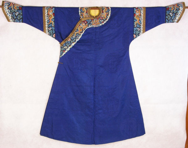 data-id="gnwhf52i9m">旗装,是 a target="_blank" href="/item/满族