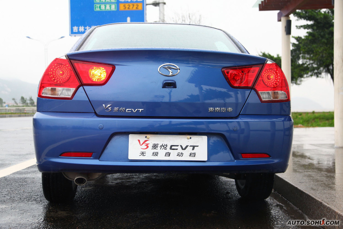  p>v3菱悦是 a target="_blank" href="/item/东南汽车/2830747" data