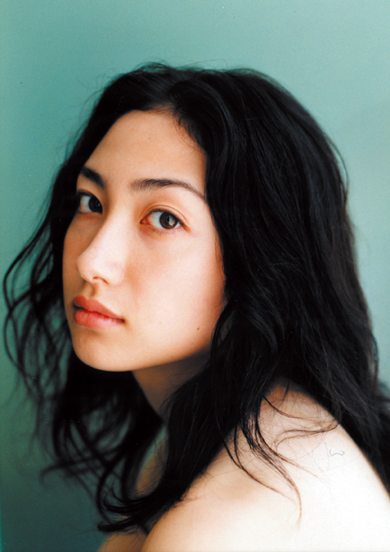  p>香椎由宇,1987年2月16日出生于日本神奈川县绫濑市,模特,演员,隶属