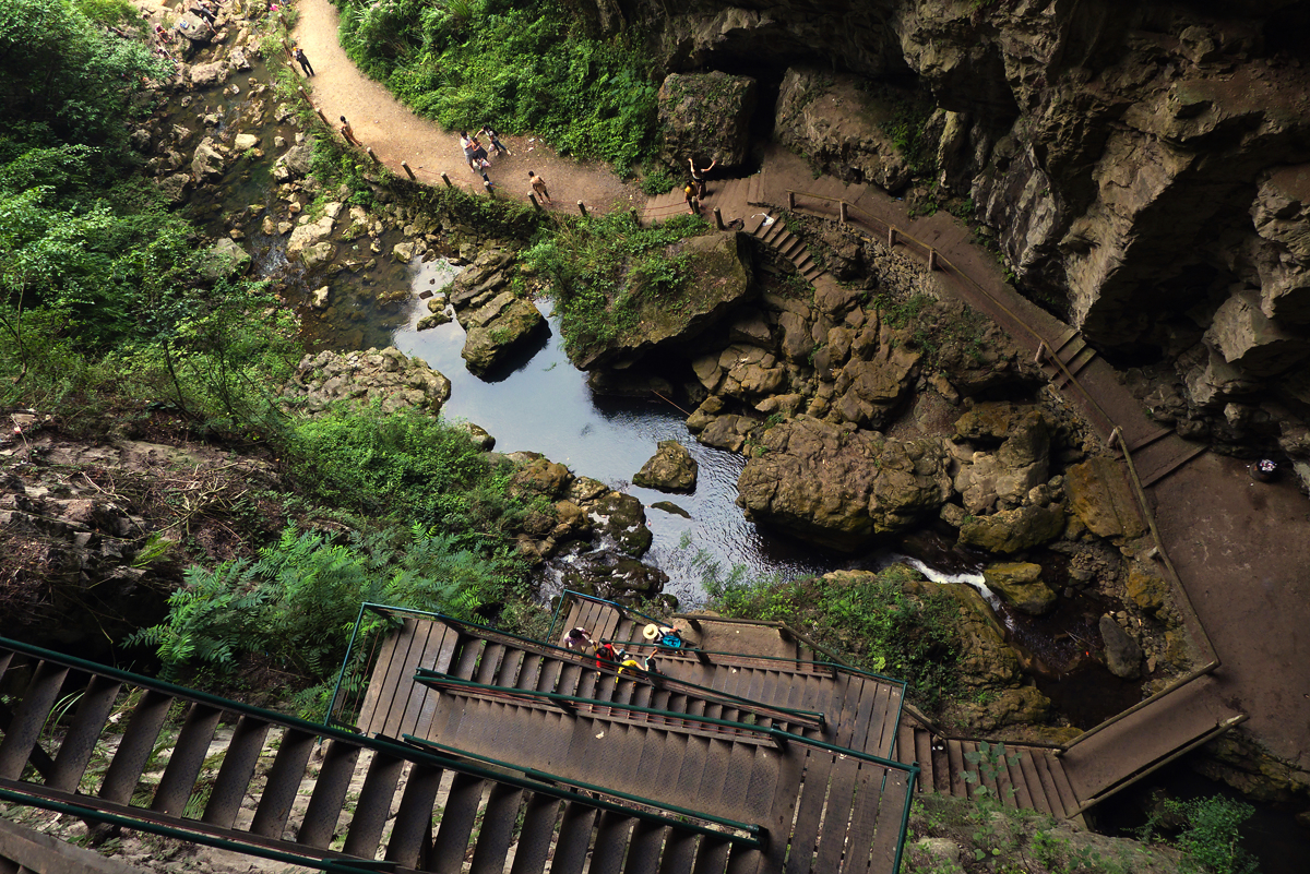  p>天意谷洞中天河风景区位于渝邻高速距重庆市中心85公里,距江北机场