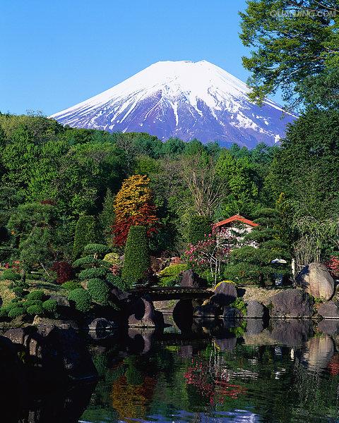 lemmaid="344037">本州岛 /a>中南部,东距东京约80千米,跨越在日本 a