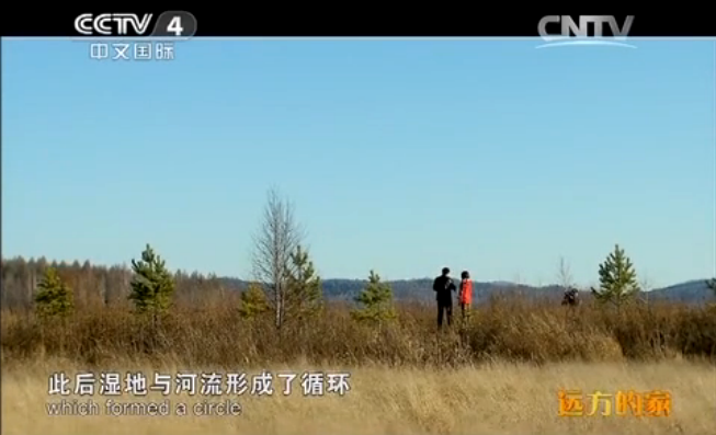 山脉相生相伴的川流为副线,以生活在山川间的民众为主体,深入山区河谷