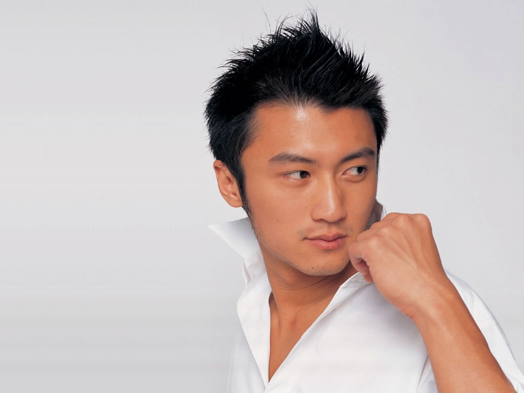 《前前后后左左右右》是谢霆锋演唱的歌曲