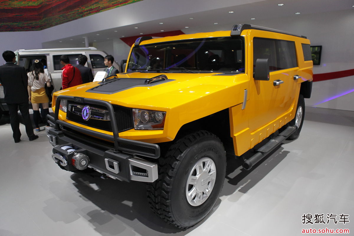 东风"猛士"越野车