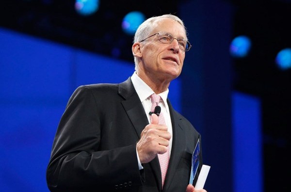  p>罗布森·沃尔顿,沃尔玛的创始人萨姆·沃尔顿的长子,出生于1945年