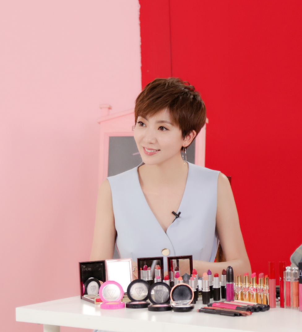  p>紫檀,央视美女 a href="#" data-lemmaid="713687">主播 /a>,同时