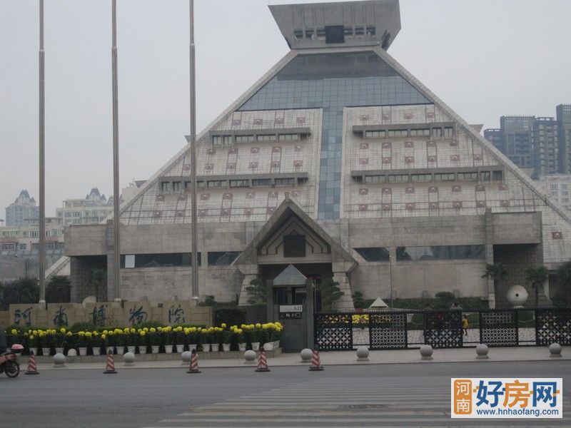  p>郑州时代国际广场本项目占地11407.70平米,总建筑面62767.