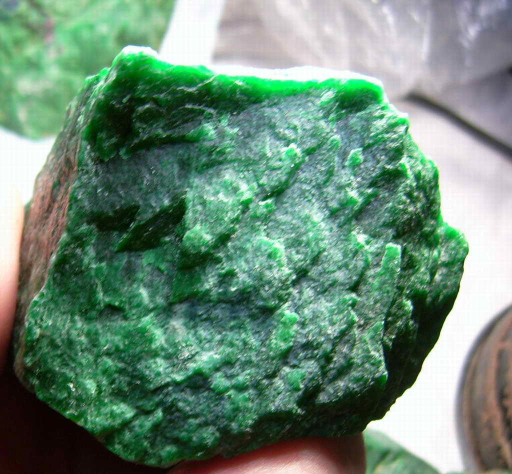  p>铁龙生, a href="#" data-lemmaid="5573">翡翠 /a>产于缅甸的龙肯