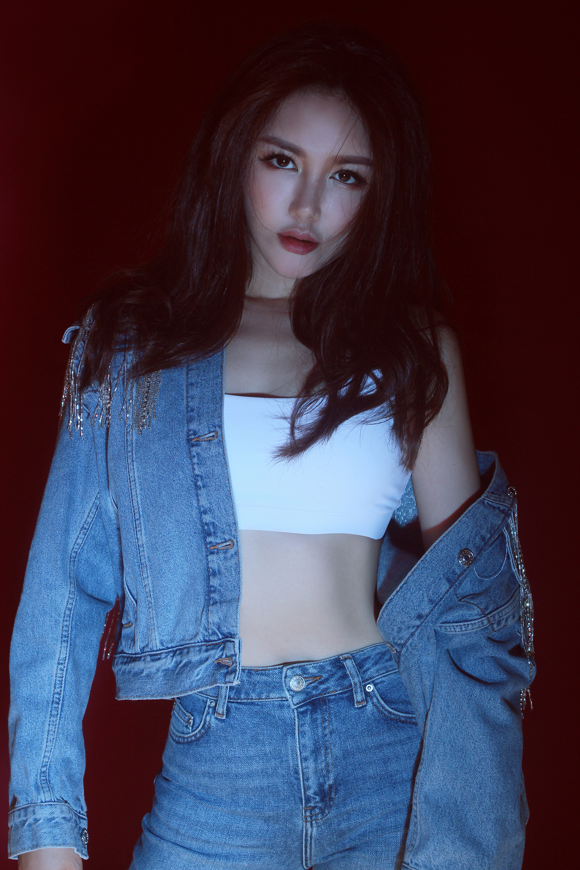  p>郑舒尹(suby cheng),1985年1月16日出生于中国台湾,美籍华裔电子乐