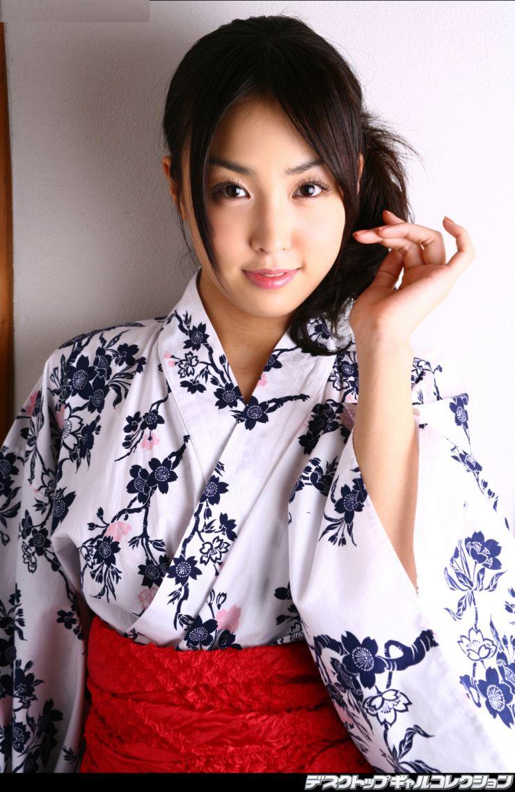  p>八代水濑,1985年2月3日出生于日本岐阜县, 日本女演员,写真模特