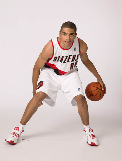  p>尼古拉斯·巴图姆(nicolas batum),1988年12月14日出生于 a target