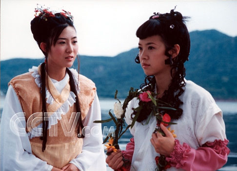  p>曾宝仪,1973年2月21日生于中国香港,节目主持人,歌手,演员.