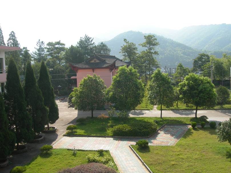 龙游县溪口初级中学