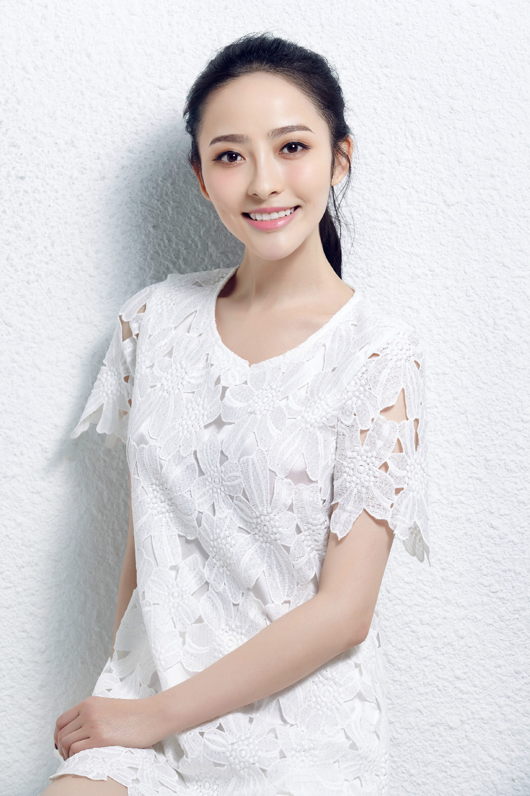 日出生于 a target="_blank" href="/item/宁夏回族自治区/61753863"