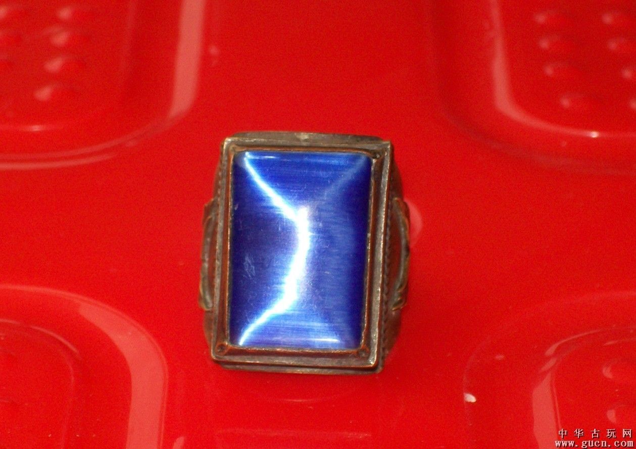  p>猫眼蓝宝石是具 a href="#" data-lemmaid="4816658">猫眼效应 /a>