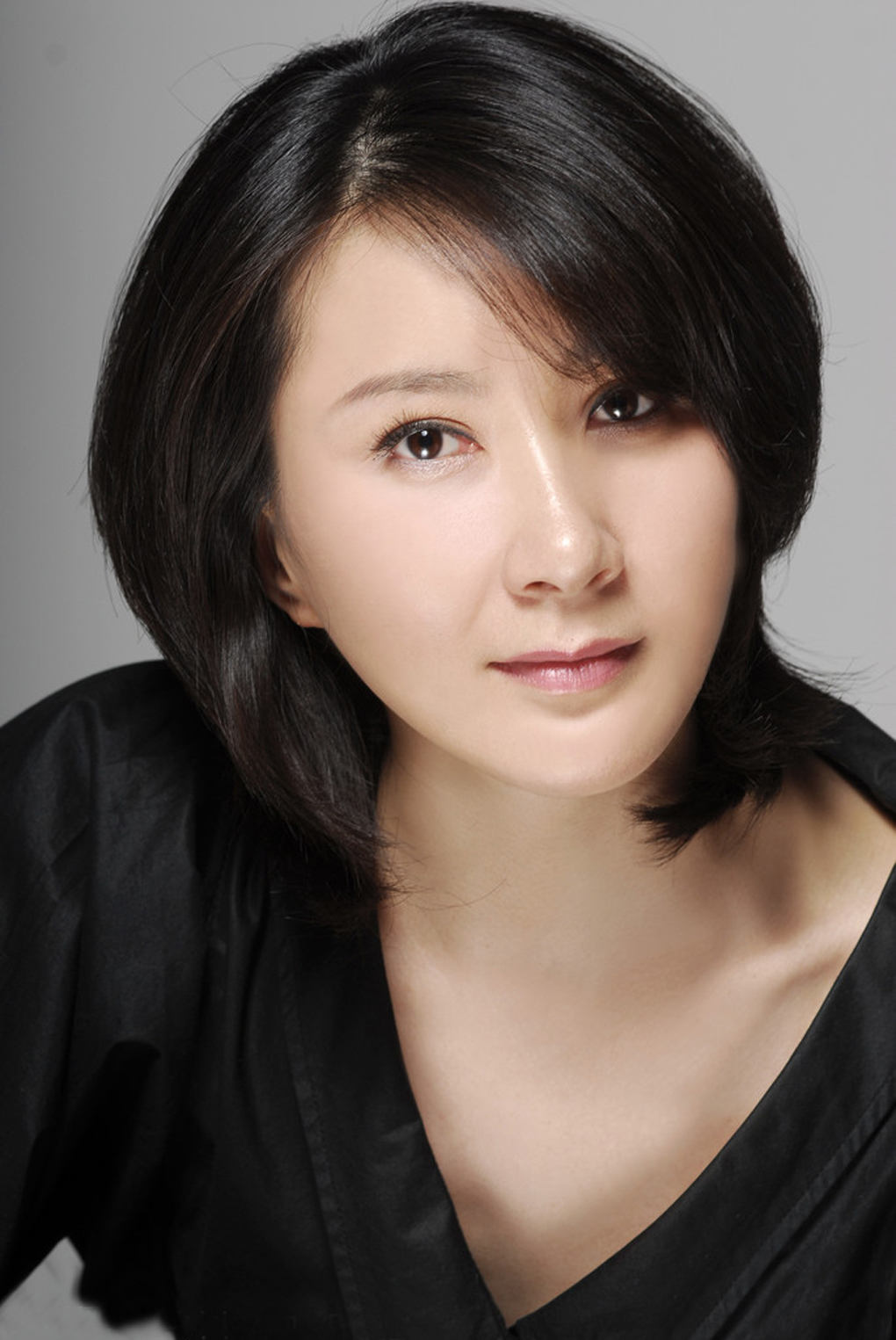  p>夏力薪,8月22日出生于辽宁大连,毕业于 a target="_blank" href="