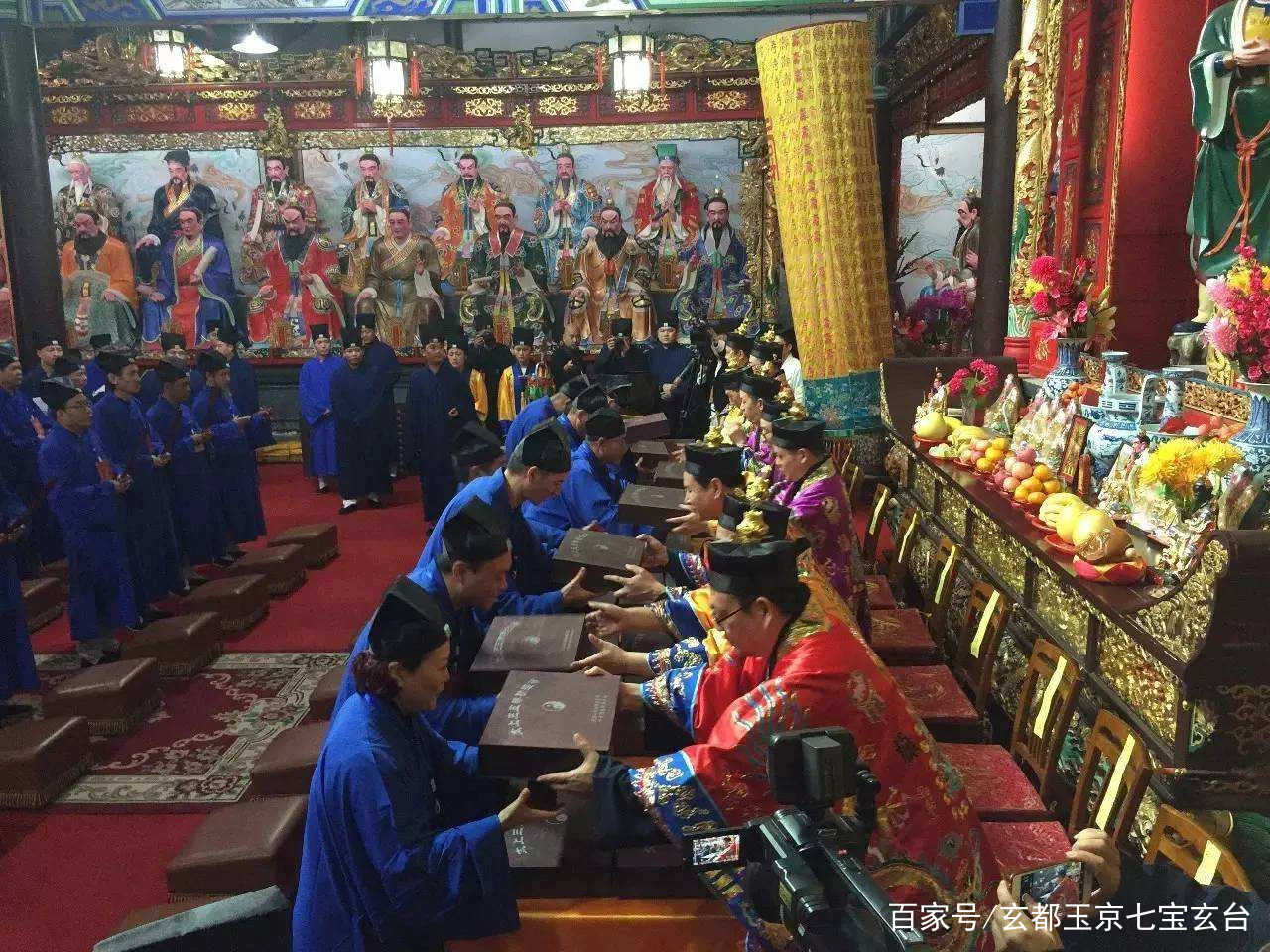 走近道教：符箓的含义类型及功用，说说道教的符箓与云篆天书_百科TA说