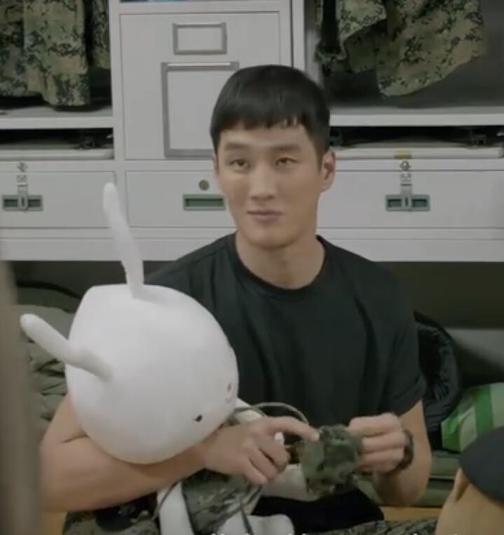  p>任光南,韩国连续剧《太阳的后裔》中的角色,由安普贤饰演. /p>