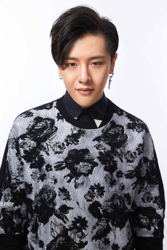姜达赫,男,歌手,曾