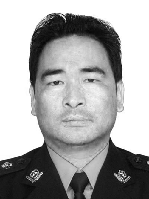 1974年4月出生,生前系云南省丽江市公安局古城分局治安拘留所所长