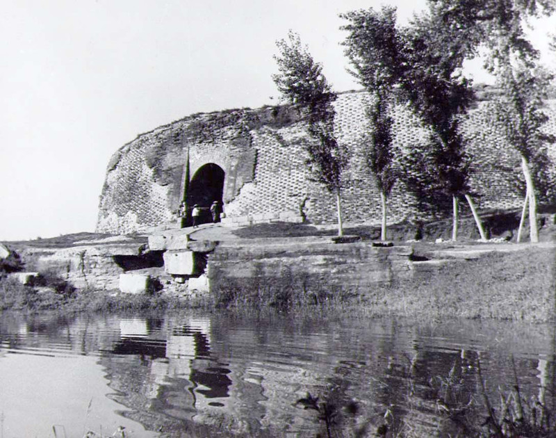 永平府城墙,位于河北省秦皇岛市 a target="_blank" href="/item/卢龙