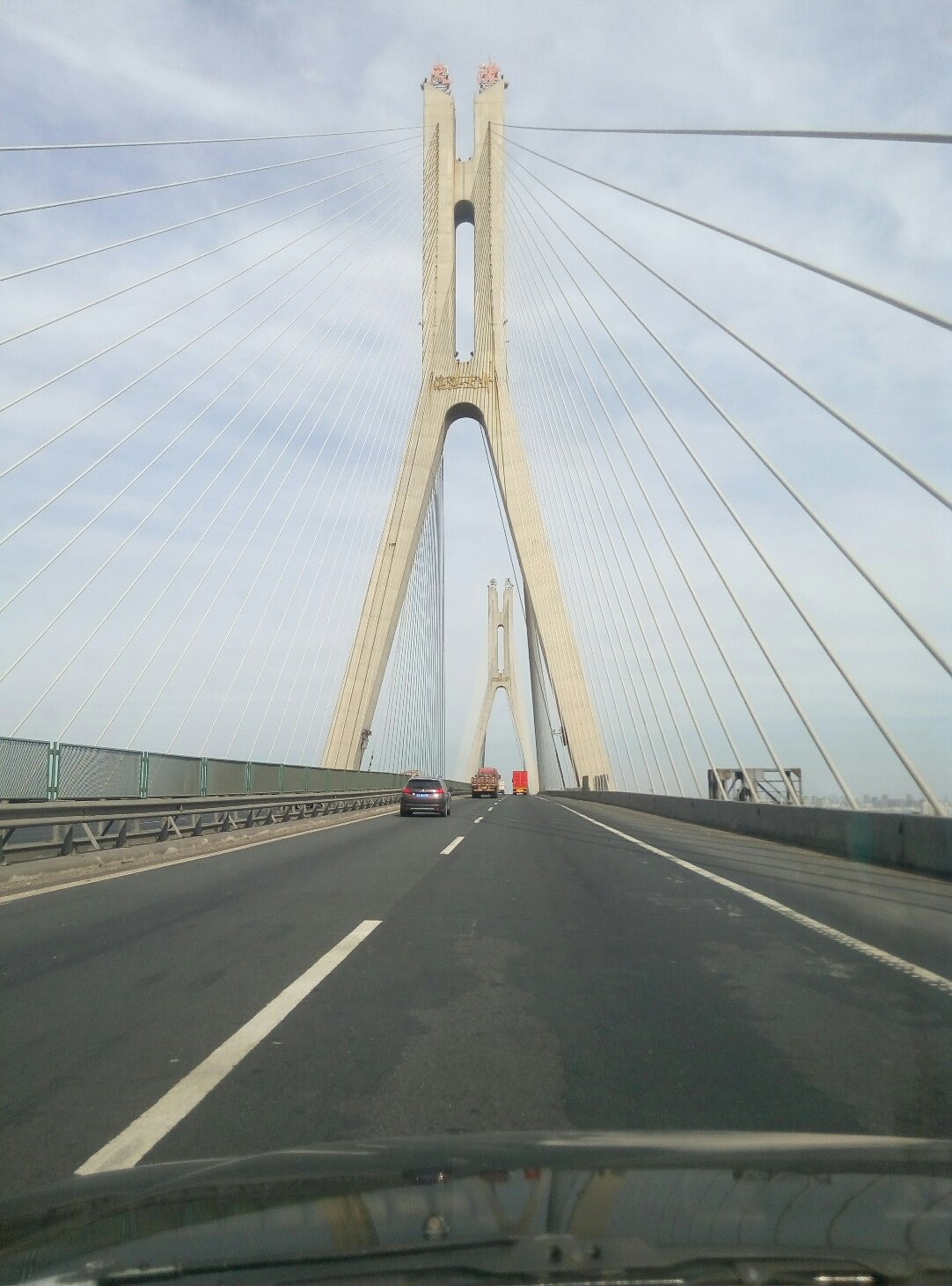  p>昌盛大桥,位于广东省珠海市拱北街道昌盛路,全长1970米,于2003年