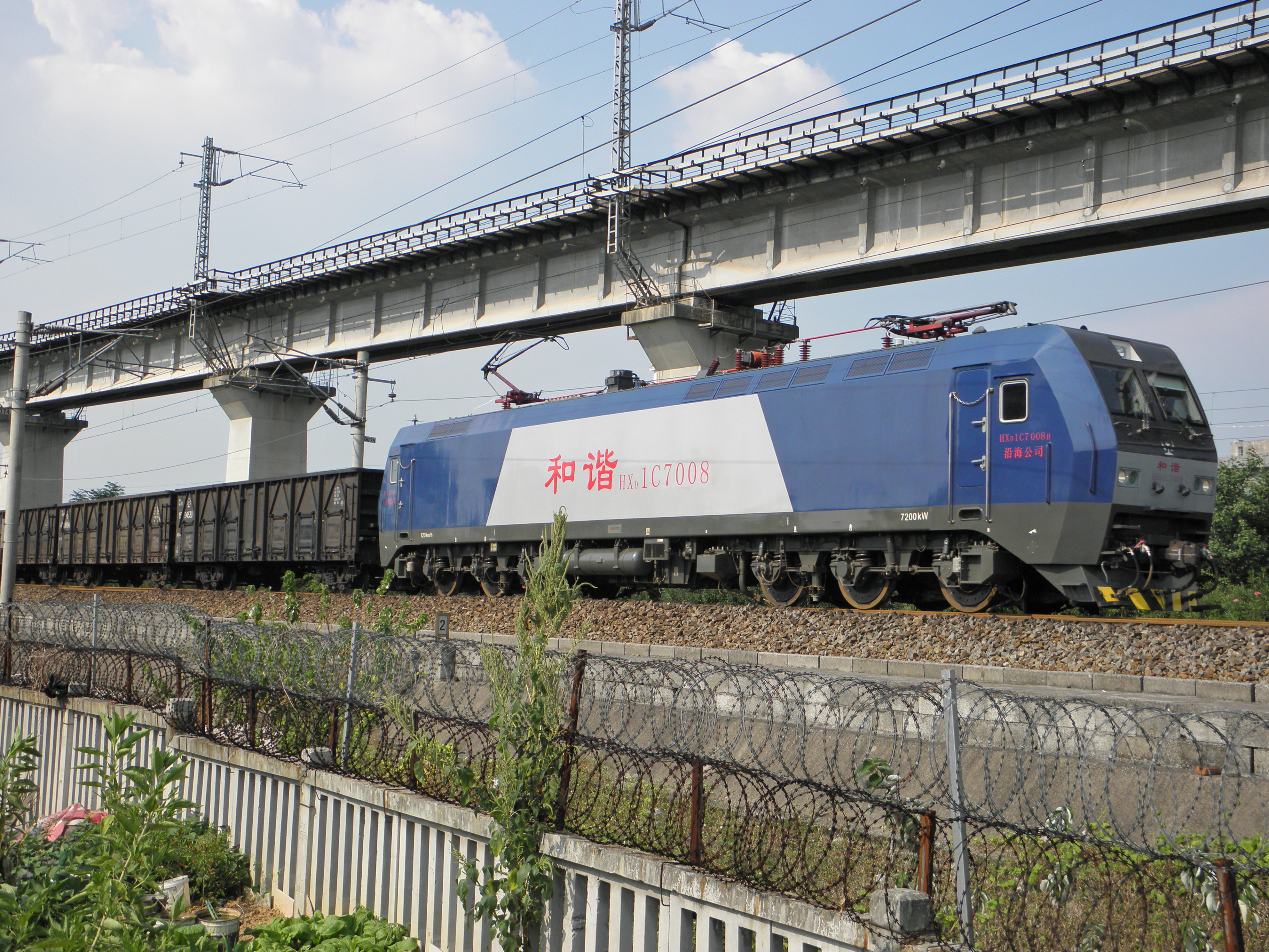 和谐1c型电力机车