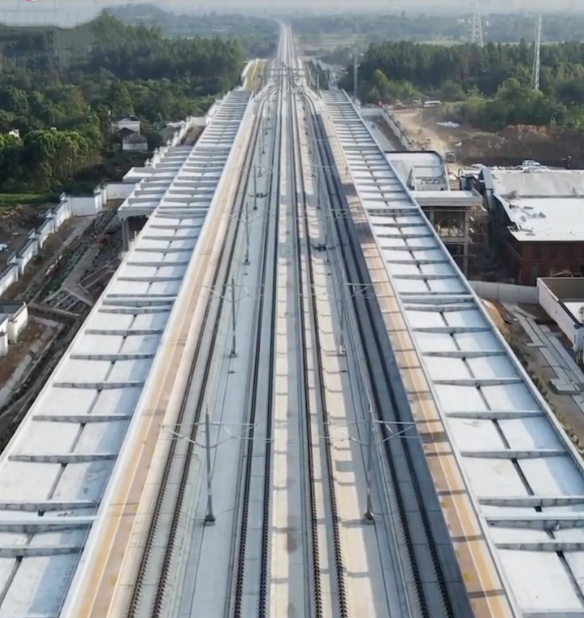  p>桐城南站是合肥至安庆客运专线(简称"合安高铁")引入安庆站的最后