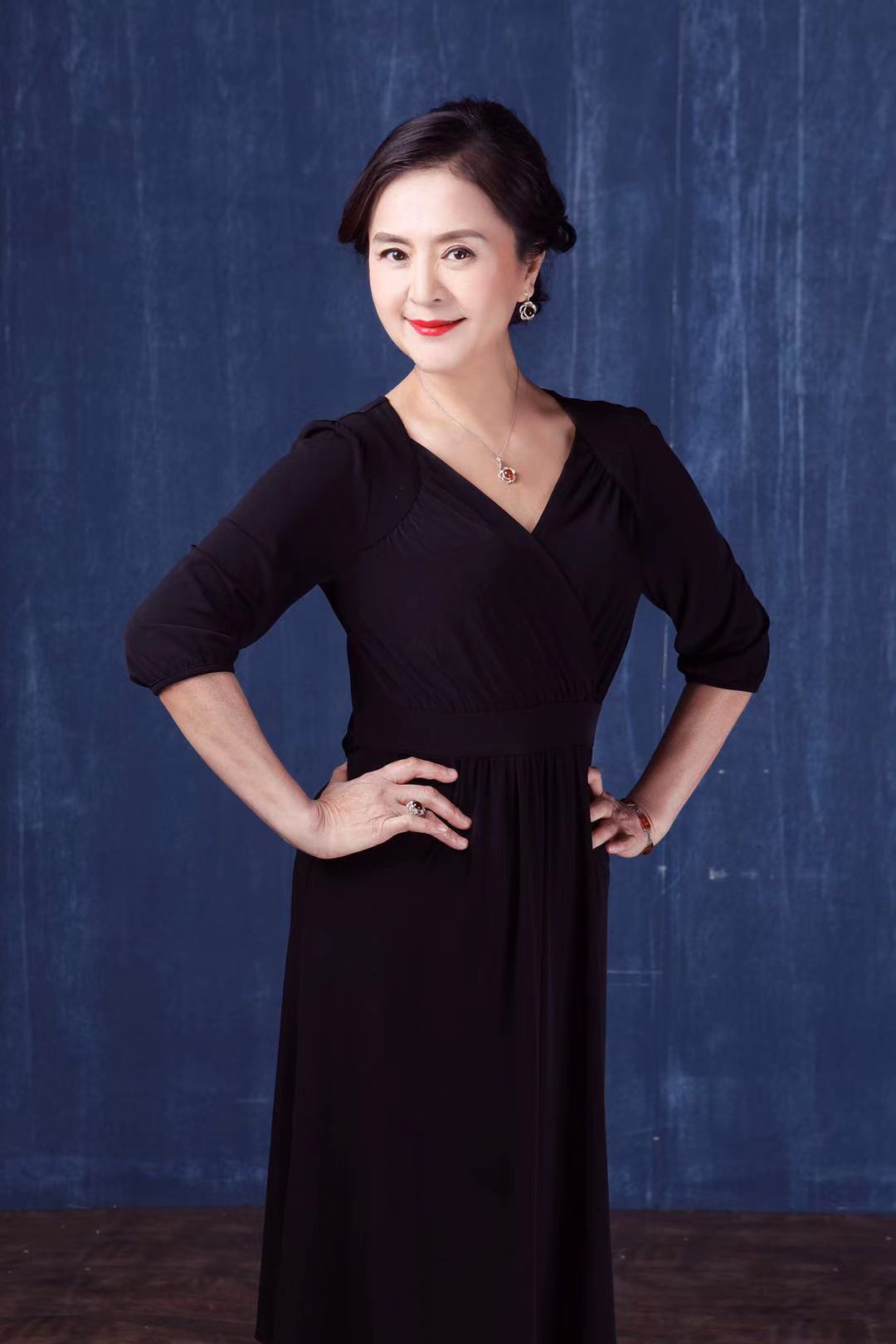 id="gnwqfk74tw">周玲,出生于内蒙古巴盟,中国国家话剧院一级演员<aa