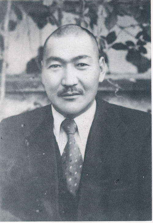  p data-id="gnwp2aff12">达列力汗·苏古尔巴也夫(1906年6月—1949年
