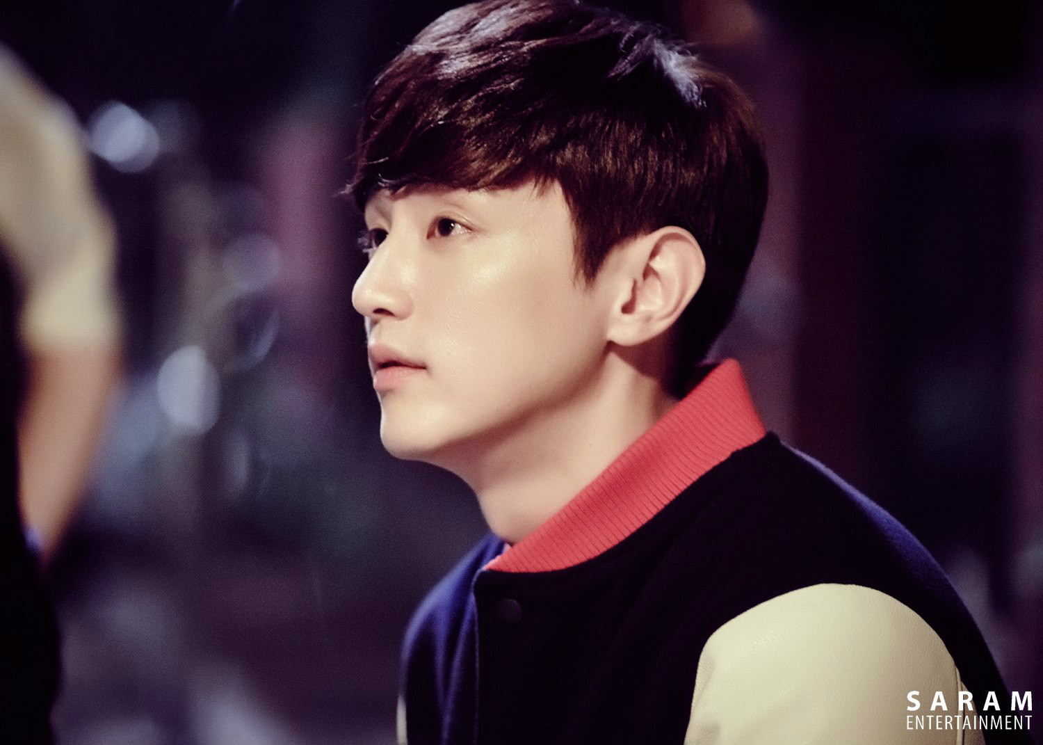 本名权世仁,2012年转入经纪公司saram entertainment时将名字改为权律