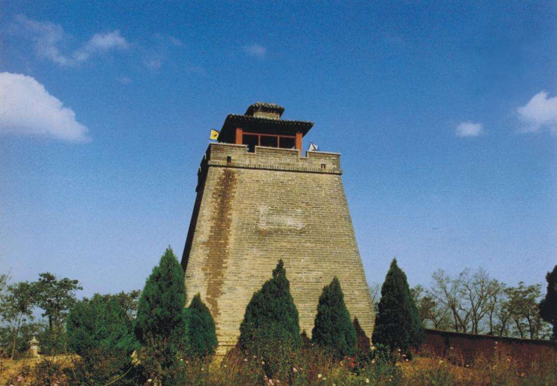  p>骊山是秦岭山脉的一个支脉,海拔1302米,是燕山晚期上升形成的突兀