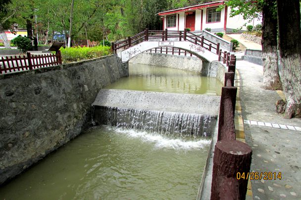 康县凤凰谷位于甘肃省陇南市康县城关镇史家