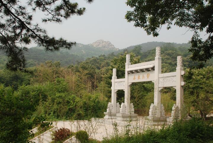  p>冠山位于平定县城西南4公里处,晋东名胜之一.