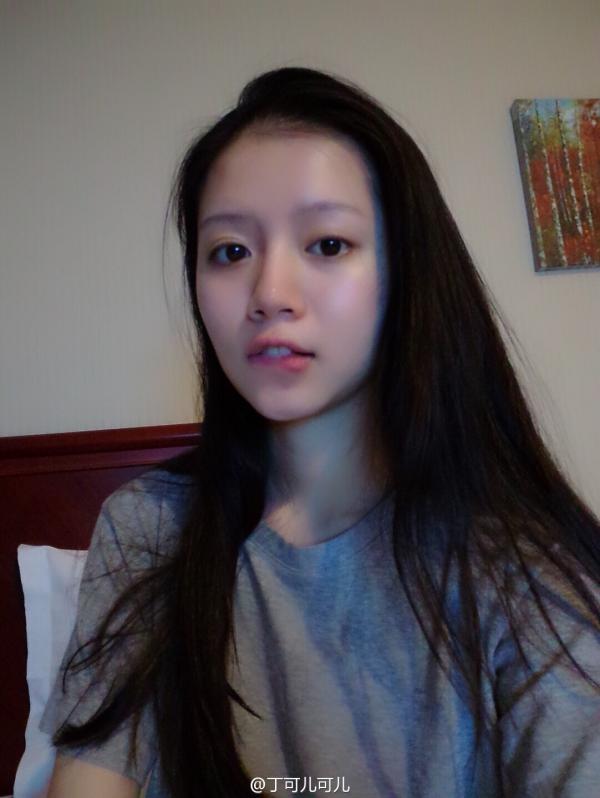  p data-id="gnz8tzzkm3">丁可儿,原名丁可,199