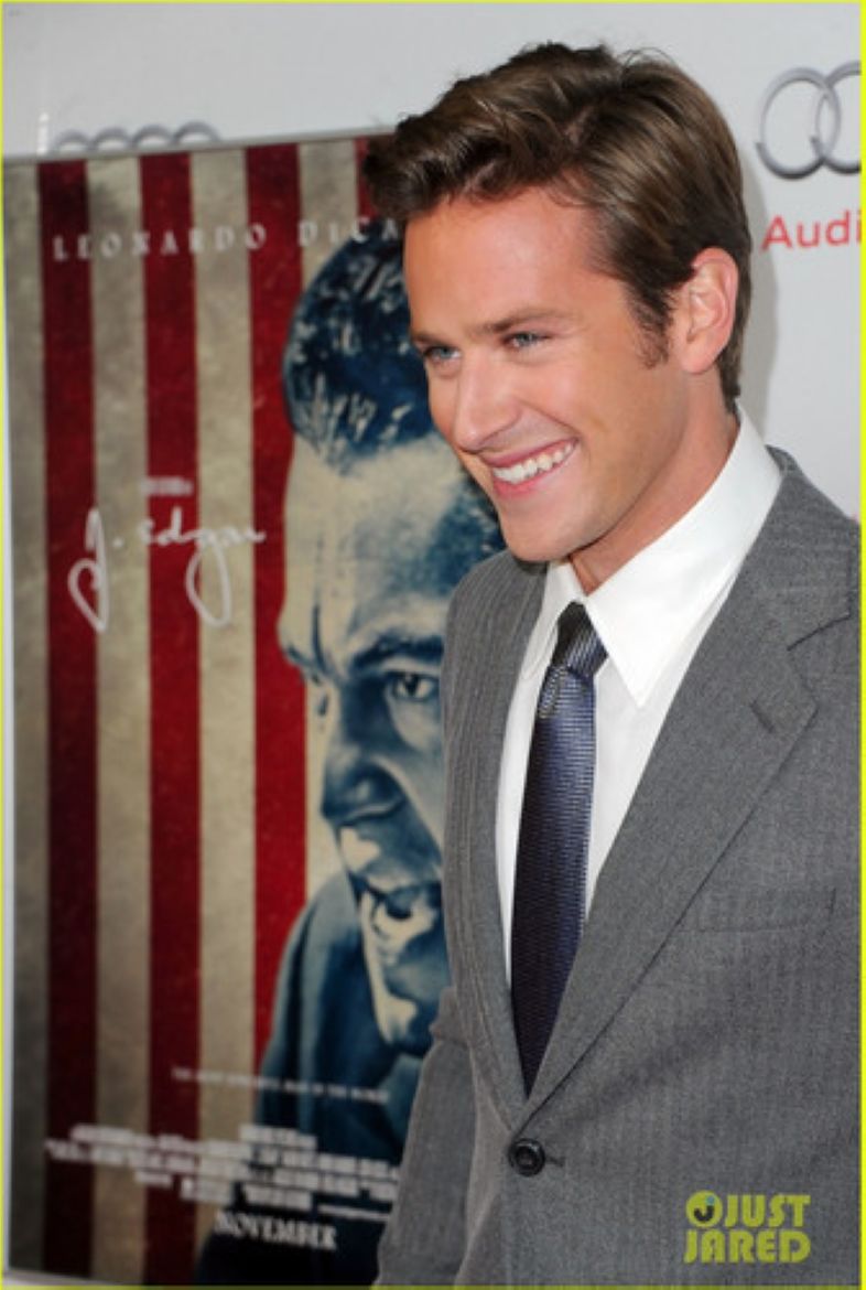  p>艾米·汉莫 i>(armie hammer) /i>,1986年8月28日出生于美国加州