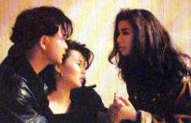  p>日落巴黎是1989年上映的一部音乐电影,主演是 a target="_blank"