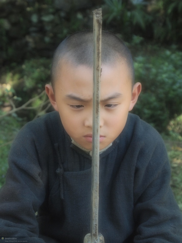  p>郑伟,2000年12月18日出生于北京市,中国内地影视男演员,就读于南京