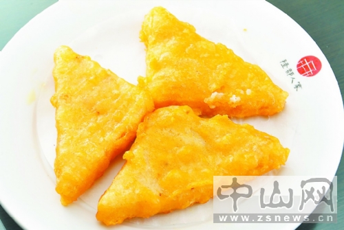  p>油炸粽是一道简单的家常菜,主料是糯米. /p>