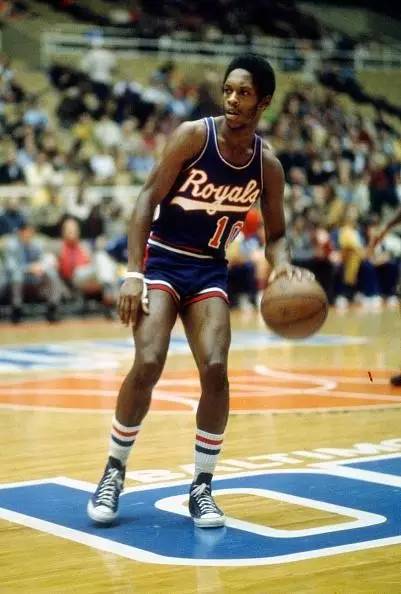  p>内特·阿奇博尔德(nate archibald),1948年9月2日出生于美国纽约