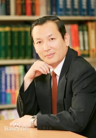  p>王有强,1962年10月出生于江西省南昌市,1985年