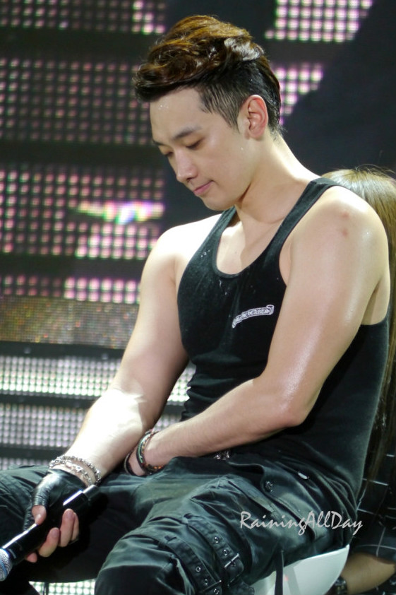  p>郑智薰(rain),1982年6月25日出生于韩国首尔,韩国流行男歌手,演员