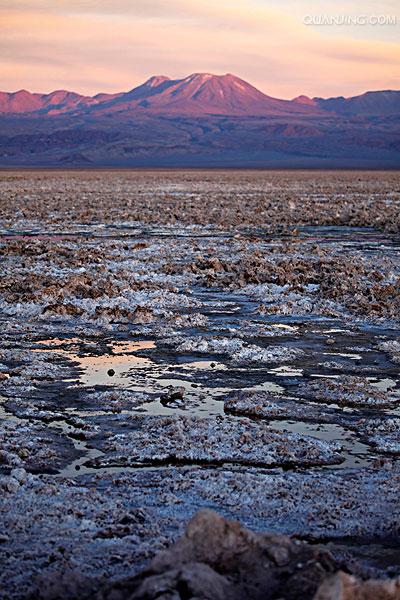  p>咸水湖(salt water lake)是水的含盐度超过1‰的 a href="#" data