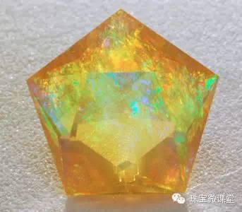 火欧泊：随性而生，率性而活_百科TA说