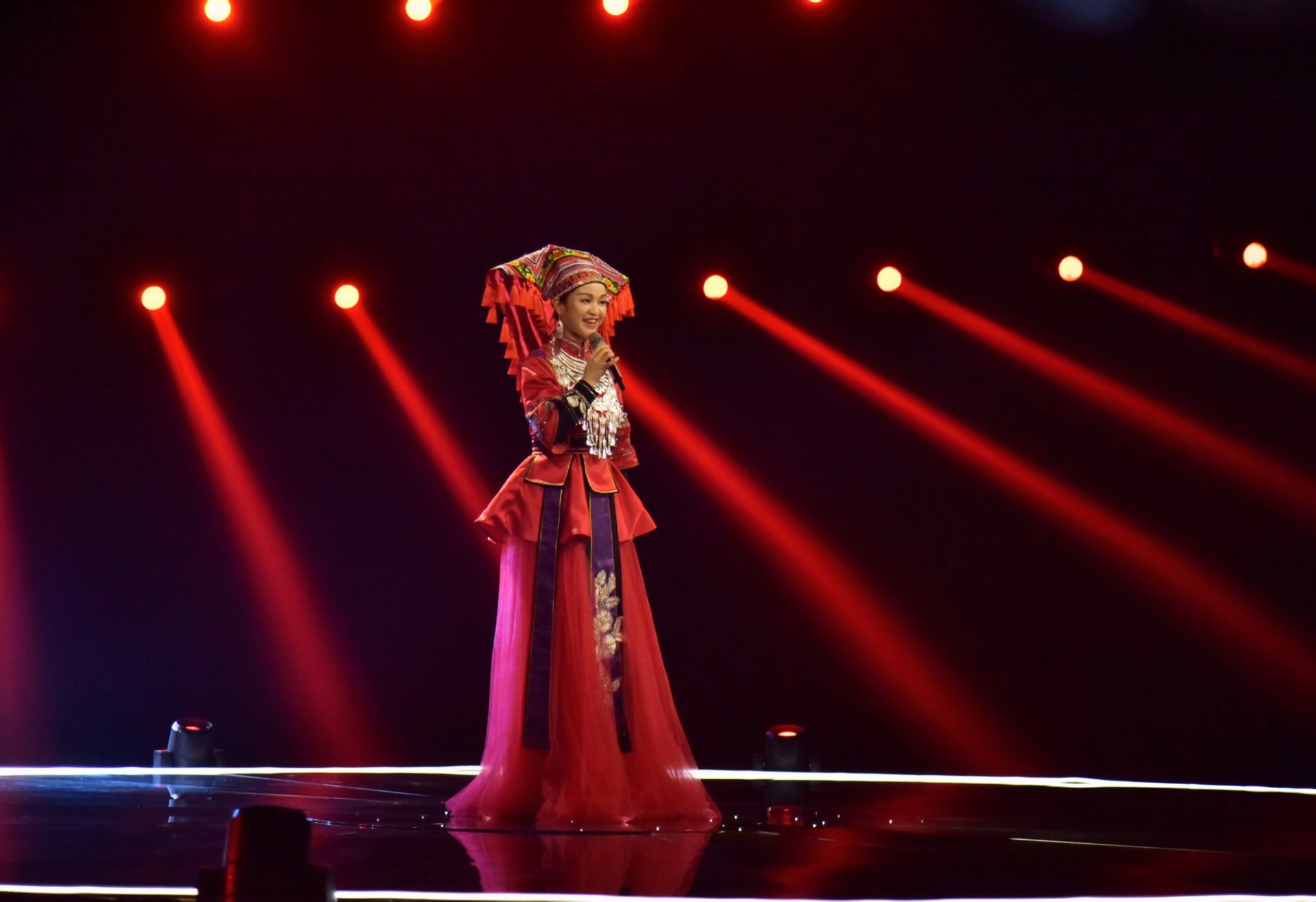  p>李雪,出生于广西壮族自治区桂林市恭城瑶族自治县, a target="