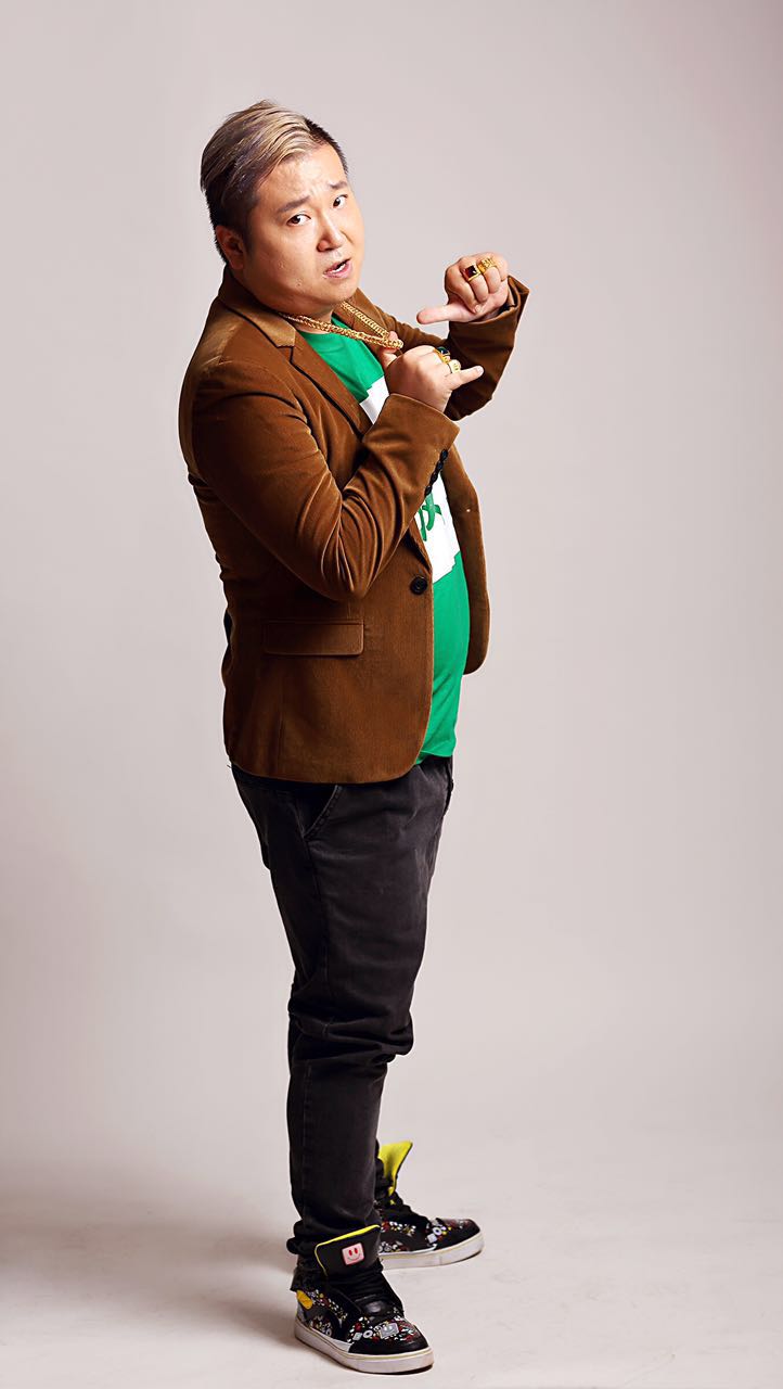  p>李俊杰,出生于北京市,毕业于中国音乐学院,中国内地男演员.