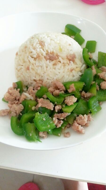 青椒肉蓉饭