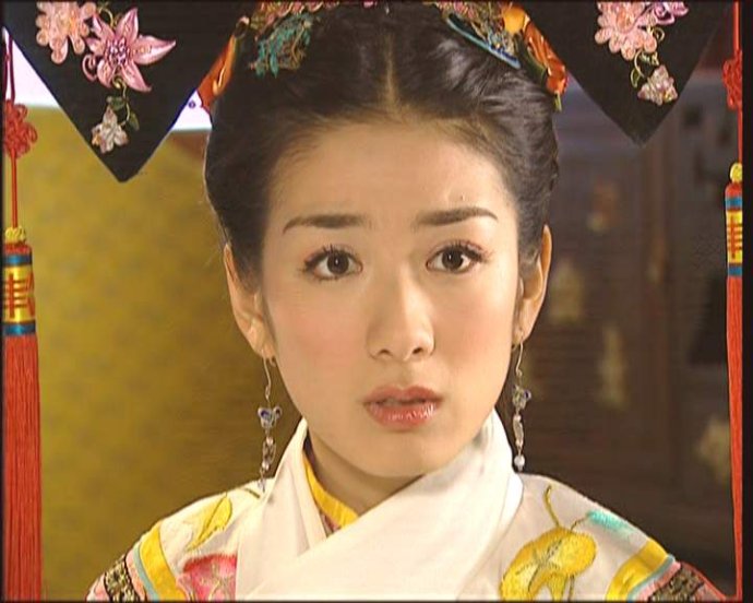 小燕子,是琼瑶经典古装电视剧《 a target="_blank" href="/item/还珠