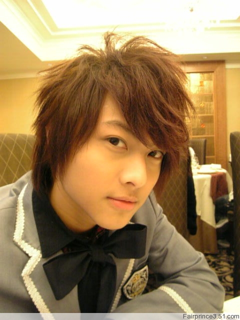  p>邱胜翊,艺名王子(prince),1989年4月14日出生于台湾,中国台湾男